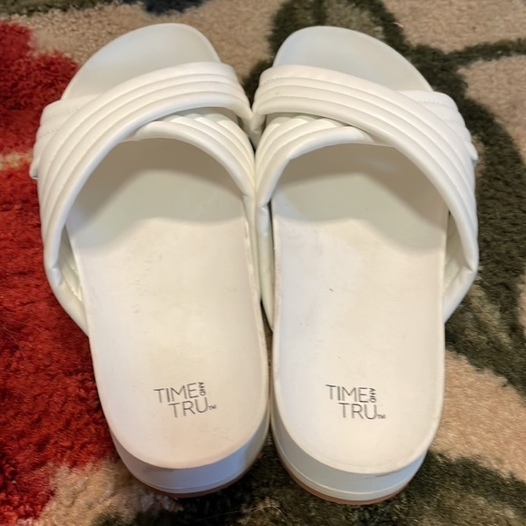 Slides - Picture 3 of 5